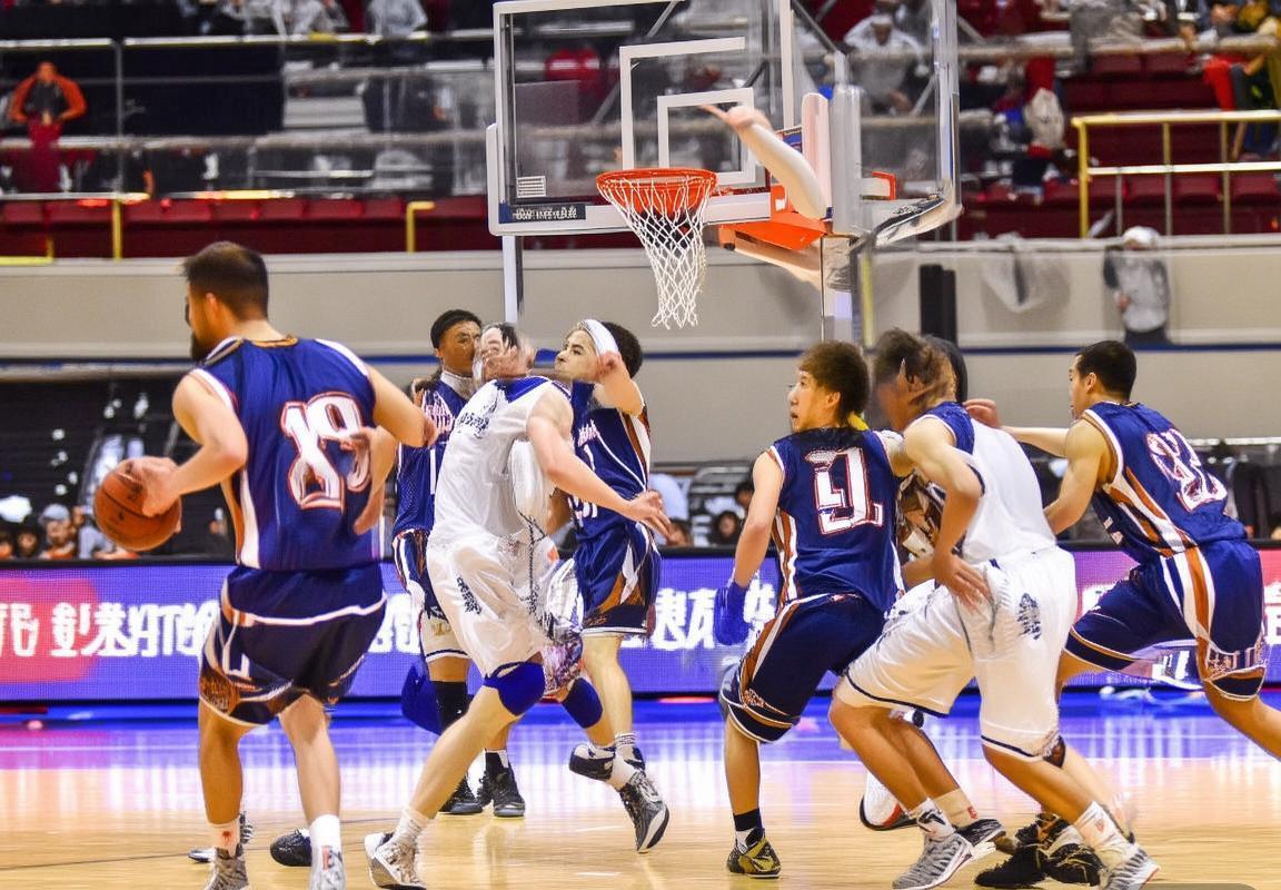 辽疆对决：三分狂飙与扣篮盛宴回顾(图4)