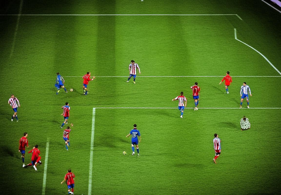 巴塞罗那vs马德里竞技：西甲巅峰对决赛事前瞻(图3)